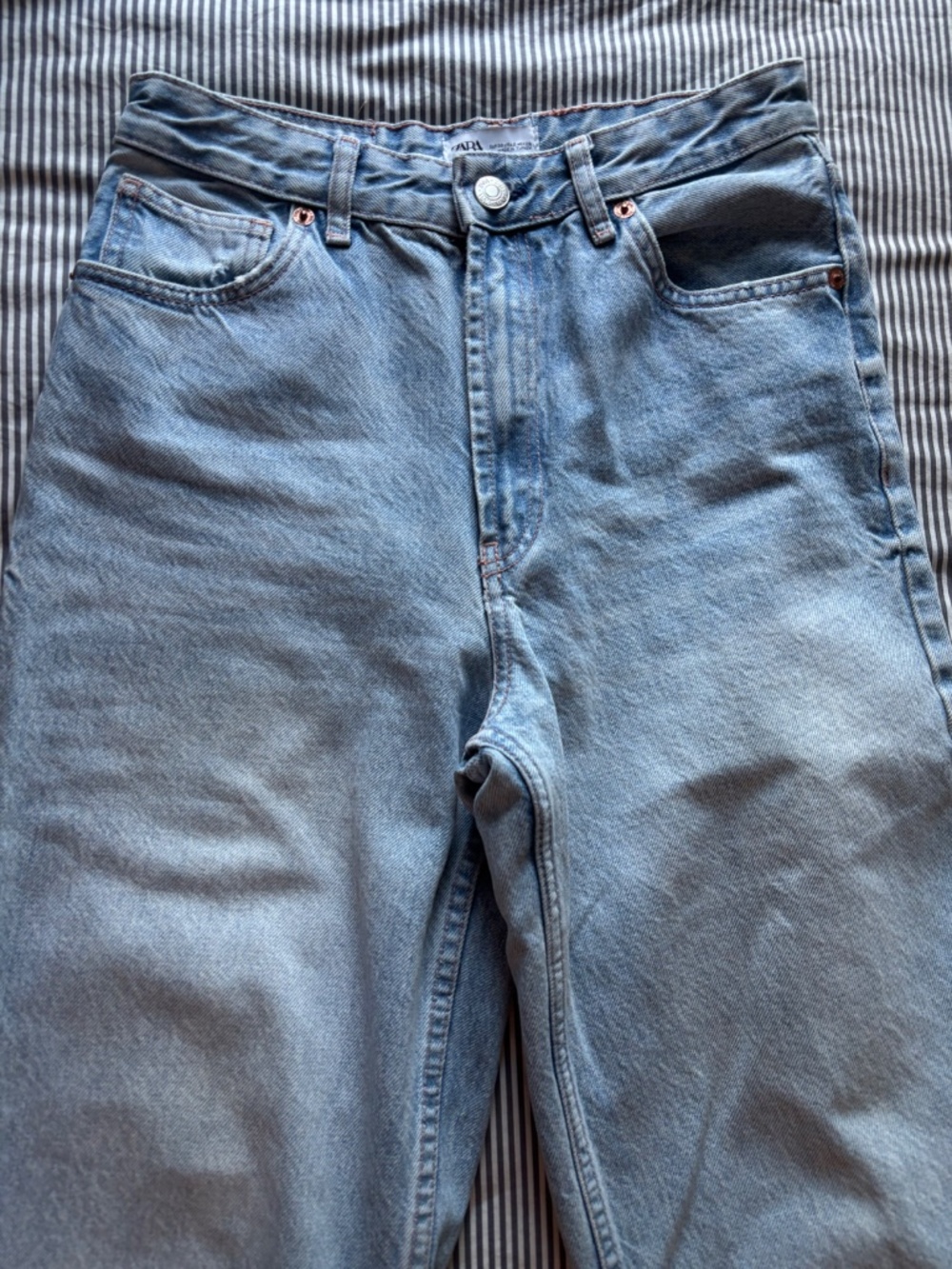 Zara - Size 6 Wide Leg Denim - Non-Stretch - 33" inseam - Picture 3 of 9
